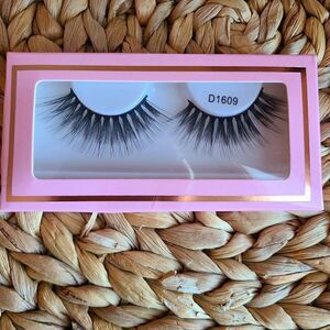 3D Mink Eyelash Extensions 